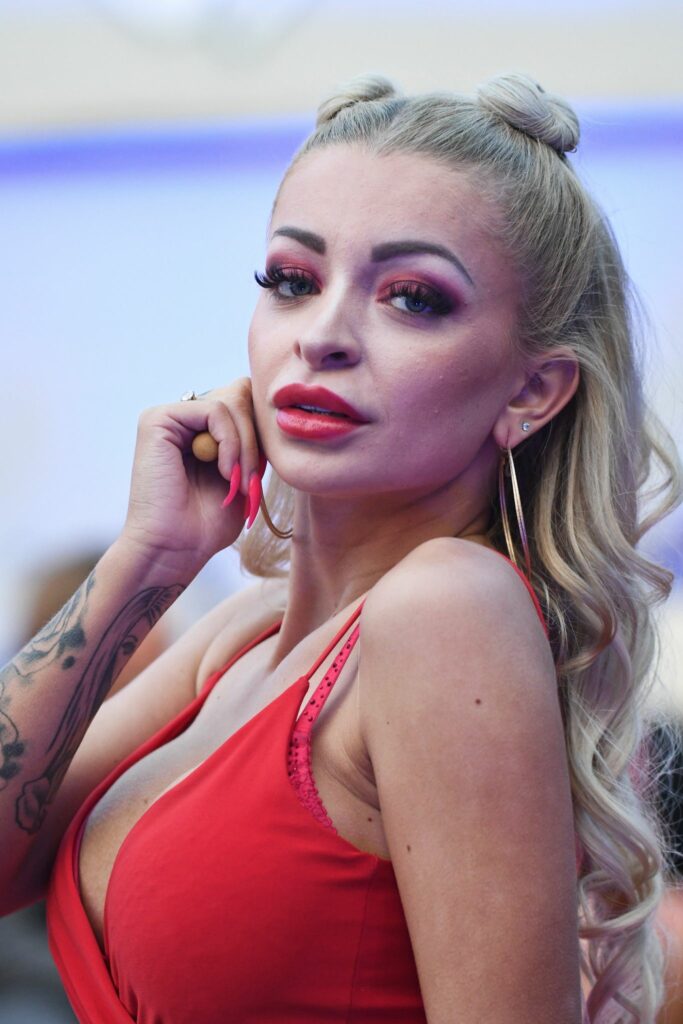 Rapperin Katja Krasavice wieder an der Spitze der Charts